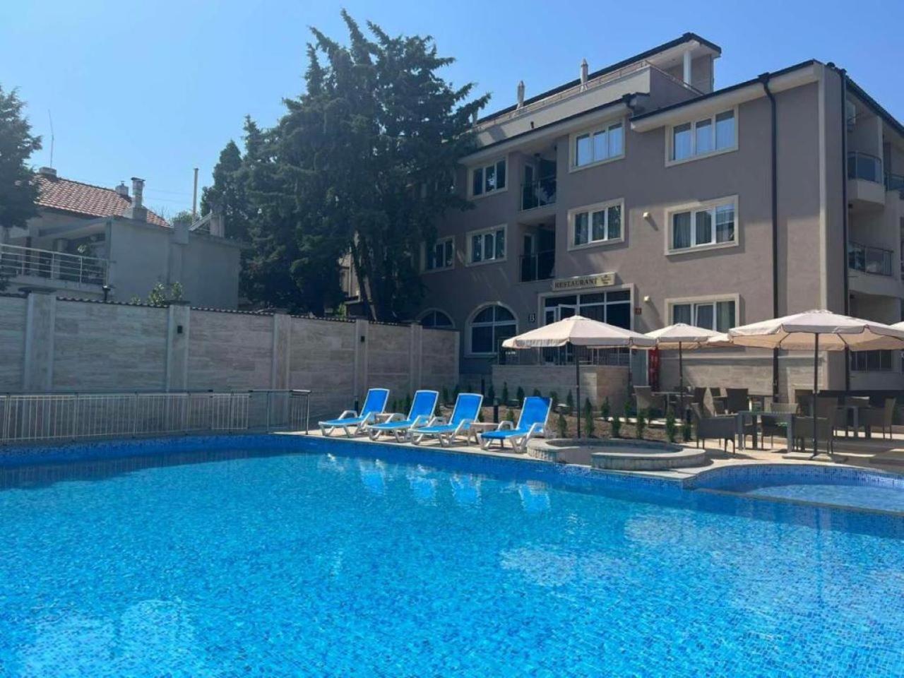 Vemara City Boutique Hotel-Free Parking Varna Exterior foto