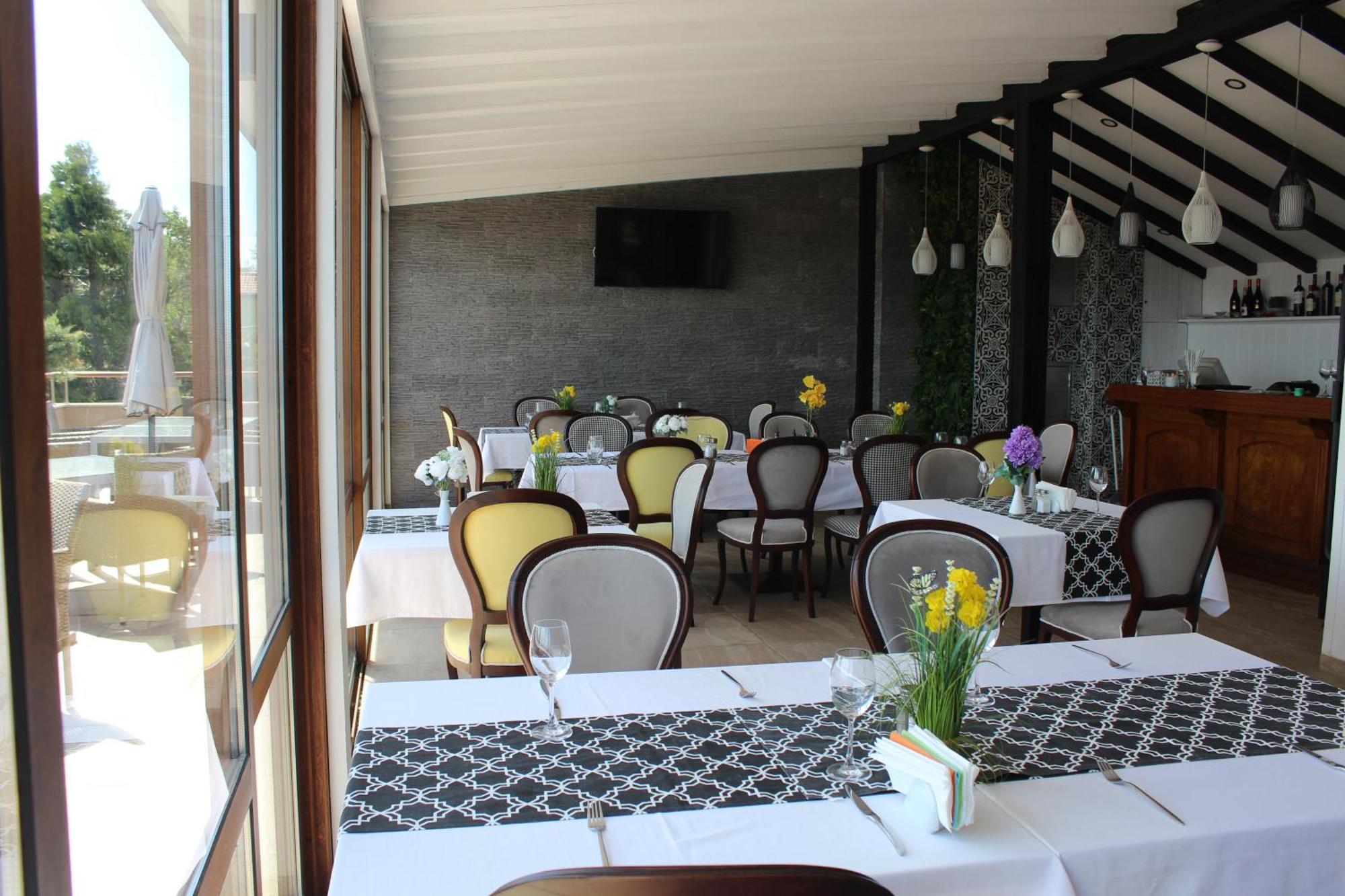Vemara City Boutique Hotel-Free Parking Varna Exterior foto