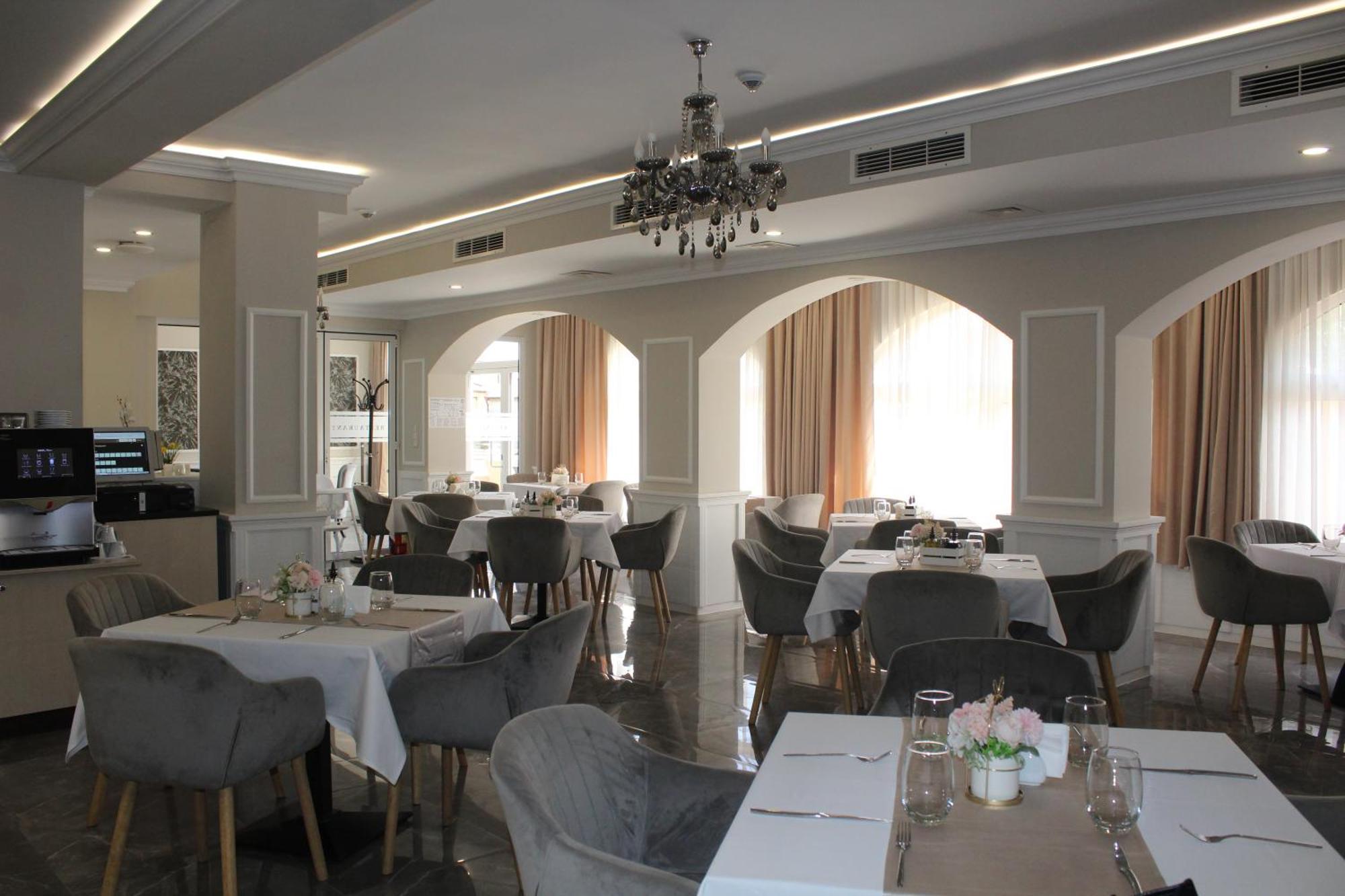 Vemara City Boutique Hotel-Free Parking Varna Exterior foto